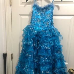 Girls dress